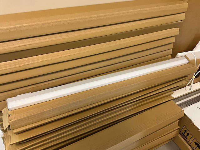 Badkamerverlichting 120 cm. (42x) - afbeelding 1 van  8