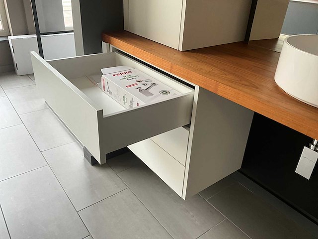Badkamer/wandmeubel piot - afbeelding 4 van  16