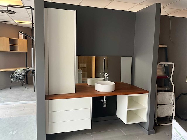 Badkamer/wandmeubel piot - afbeelding 1 van  16