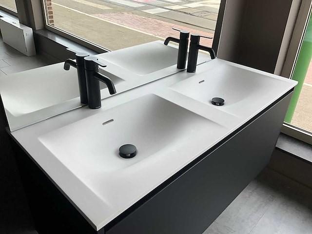Badkamer/wandmeubel piot - afbeelding 15 van  17