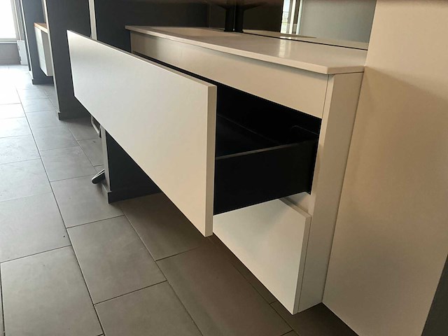 Badkamer/wandmeubel piot - afbeelding 2 van  8