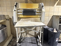 Baguettevormmachine - afbeelding 1 van  2