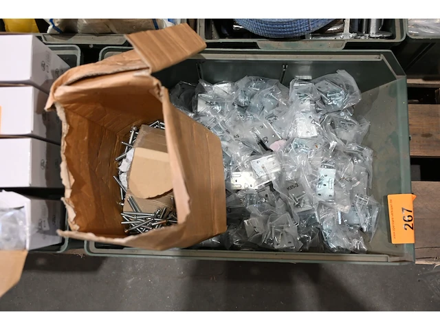 Bak bevestigingsmateriaal - afbeelding 1 van  2