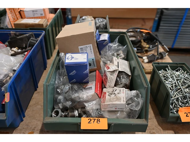 Bak diverse bevestigingsmateriaal - afbeelding 1 van  3