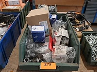 Bak diverse bevestigingsmateriaal - afbeelding 1 van  3