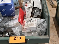 Bak diverse bevestigingsmateriaal - afbeelding 2 van  3