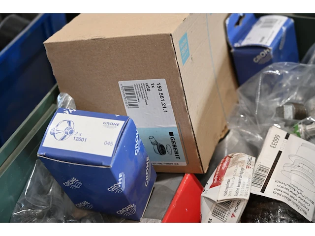 Bak diverse bevestigingsmateriaal - afbeelding 3 van  3