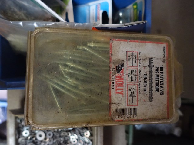 Bak diverse bouten en vijzen - afbeelding 3 van  10