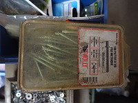 Bak diverse bouten en vijzen - afbeelding 3 van  10