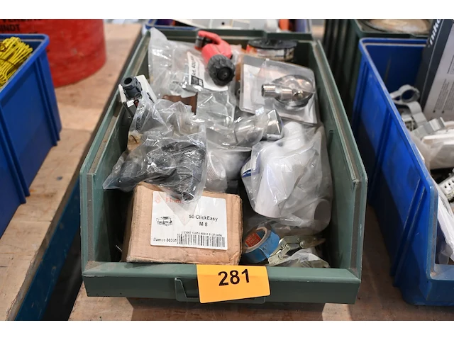 Bak diverse elektrisch materiaal - afbeelding 1 van  3