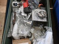 Bak diverse elektrisch materiaal - afbeelding 2 van  3
