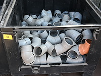 Bak diverse sanitaire hulpstukken - afbeelding 2 van  4