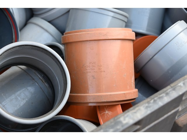 Bak diverse sanitaire hulpstukken - afbeelding 2 van  4