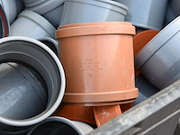 Bak diverse sanitaire hulpstukken - afbeelding 2 van  4