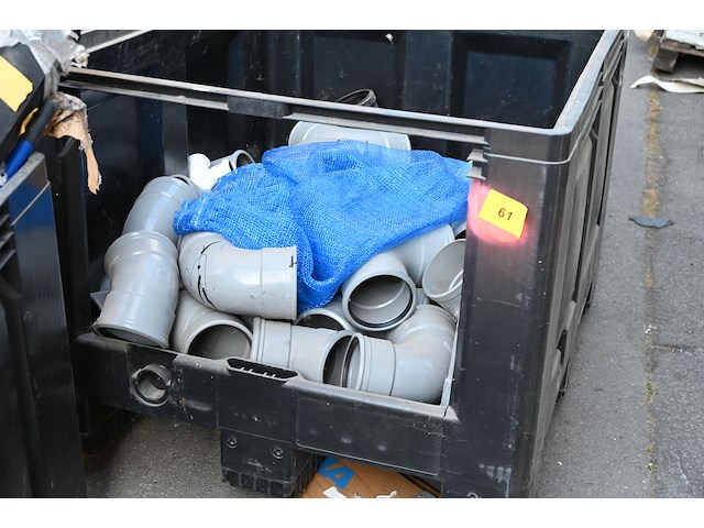 Bak diverse sanitaire hulpstukken - afbeelding 2 van  3