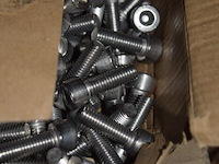 Bak diverse schroeven en bouten - afbeelding 3 van  4