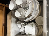 Bak diverse servies - afbeelding 1 van  1