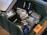 Bak diverse werkmateriaal - afbeelding 2 van  3