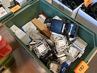Bak diverse werkmateriaal - afbeelding 3 van  3