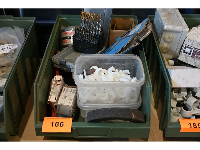 Bak diverse werkmateriaal - afbeelding 1 van  3
