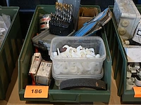 Bak diverse werkmateriaal - afbeelding 1 van  3
