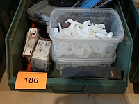 Bak diverse werkmateriaal - afbeelding 2 van  3