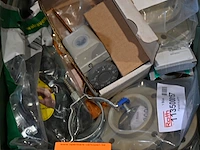 Bak diverse werkmateriaal - afbeelding 2 van  2