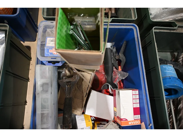 Bak diverse werkmateriaal - afbeelding 2 van  2