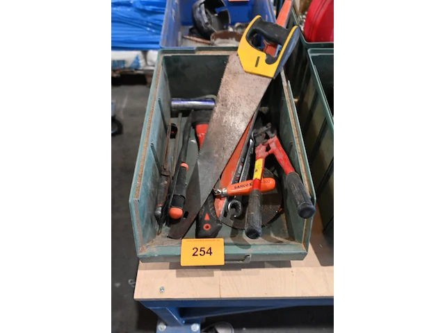 Bak diverse werkmateriaal - afbeelding 2 van  2