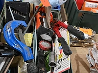 Bak diverse werkmateriaal - afbeelding 2 van  2