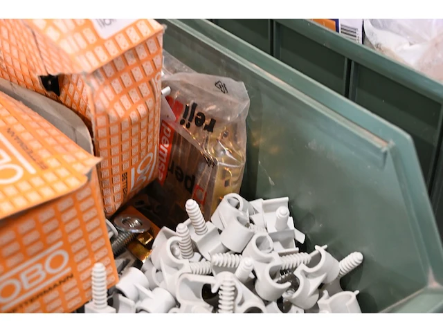 Bak diverse werkmateriaal - afbeelding 2 van  2