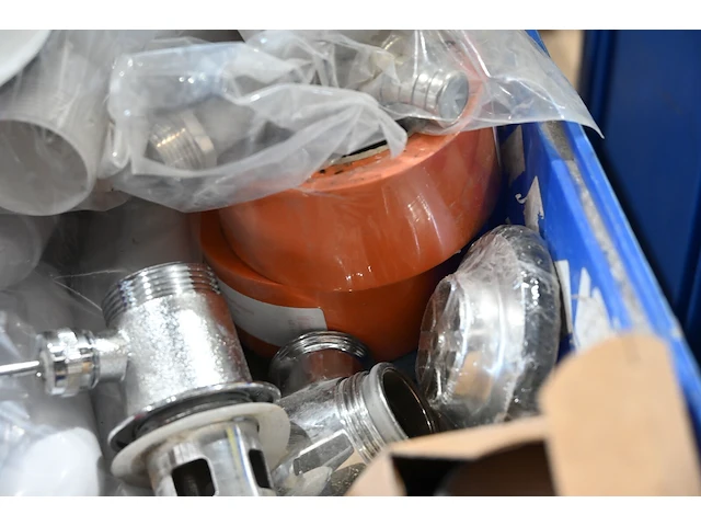 Bak diverse werkmateriaal - afbeelding 3 van  3