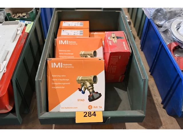 Bak diverse werkmateriaal - afbeelding 1 van  1