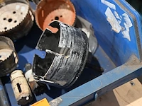 Bak diverse werkmateriaal - afbeelding 2 van  3