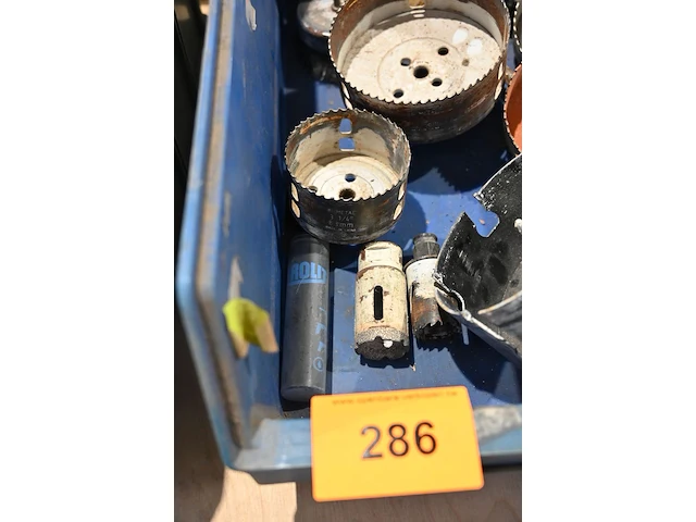 Bak diverse werkmateriaal - afbeelding 3 van  3