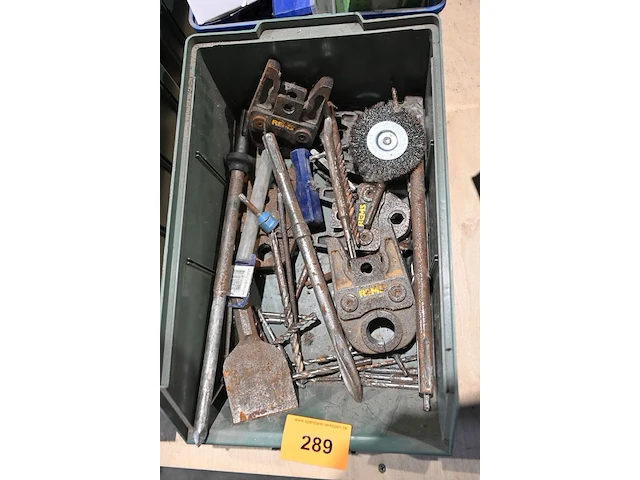 Bak diverse werkmateriaal - afbeelding 3 van  3