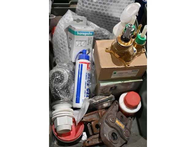 Bak diverse werkmateriaal - afbeelding 2 van  2
