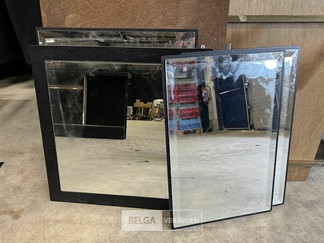 Bak grote partij spiegels - afbeelding 3 van  9