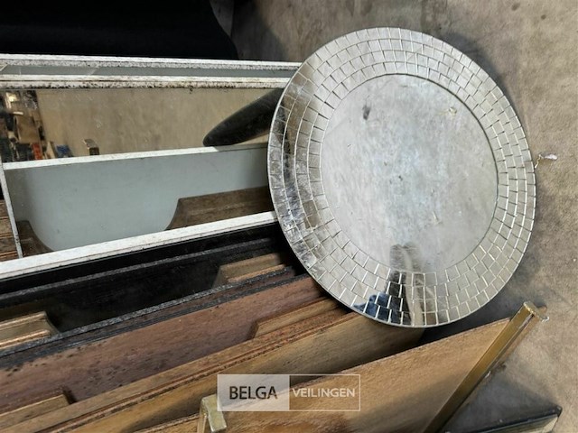 Bak grote partij spiegels - afbeelding 4 van  9