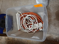 Bak met contactdoos en verlengkabel - afbeelding 1 van  2