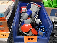 Bak met diverse cee stekkers - afbeelding 1 van  2