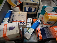 Bak met diverse lampen - afbeelding 2 van  2