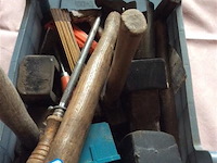 Bak met gereedschap - afbeelding 1 van  2