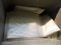 Bak met grote plastiekzakken - afbeelding 4 van  6