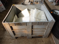 Bak met grote plastiekzakken - afbeelding 6 van  6