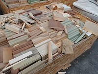 Bak met hout - afbeelding 4 van  4