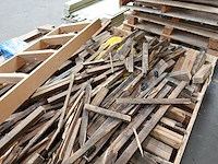Bak met hout - afbeelding 3 van  3