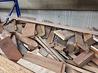 Bak met hout - afbeelding 3 van  4