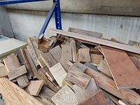 Bak met hout - afbeelding 4 van  4