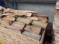 Bak met hout - afbeelding 4 van  4